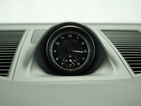 New 2025 Porsche Macan image 34