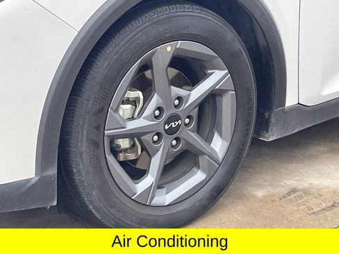 Used 2025 Kia K4 FWD image 11