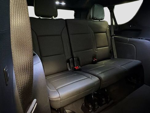 Used 2025 GMC Yukon XL Denali AWD/4WD image 38