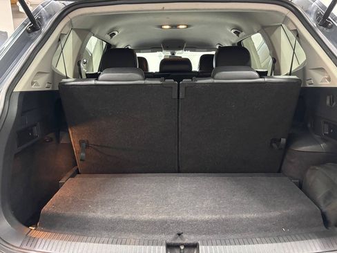 Used 2019 Volkswagen Tiguan SE w/ 3rd Row Seat Package AWD/4WD image 19