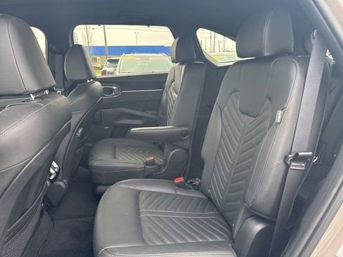 Used 2024 Kia Sorento SX Prestige image 12