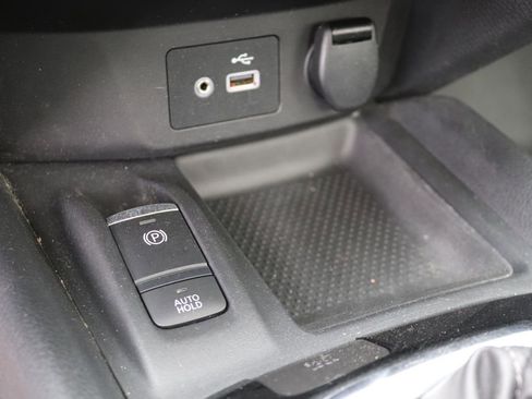 Used 2020 Nissan Rogue SV image 29