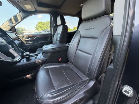 Used 2023 GMC Sierra 1500 Denali w/ Technology Package AWD/4WD image 8