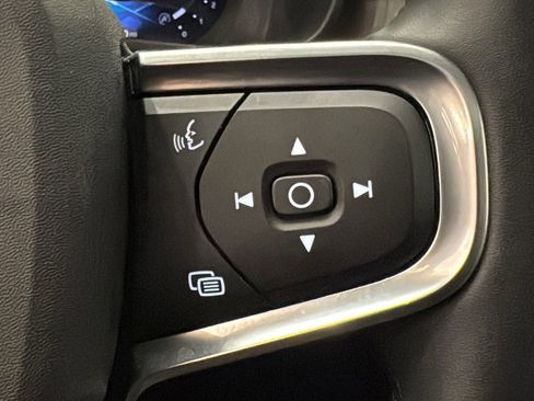 Certified 2025 Volvo XC40 B5 Plus image 14