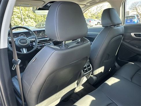 Used 2025 Hyundai Sonata Limited image 28