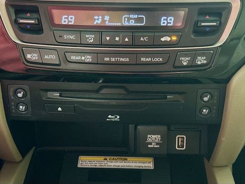 Used 2020 Honda Pilot Elite image 21