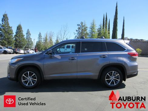 Certified 2018 Toyota Highlander XLE image 9