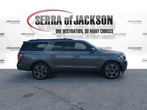 Used 2021 Ford Expedition Max Limited image 9