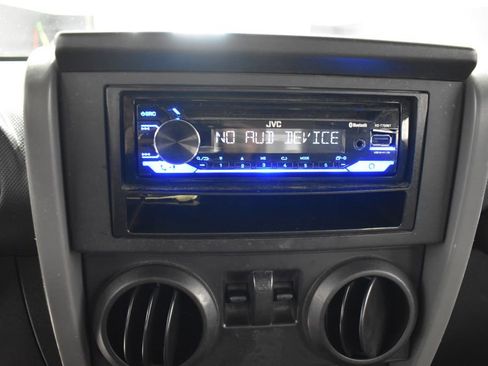 Used 2008 Jeep Wrangler X AWD/4WD image 19