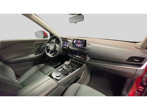 Used 2023 Nissan Rogue S AWD/4WD image 16