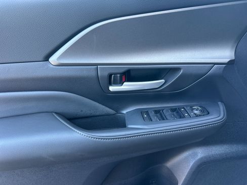 New 2026 Toyota Grand Highlander XLE image 10