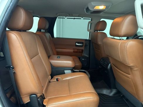 Used 2021 Toyota Sequoia Platinum RWD image 29