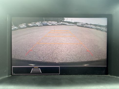 Used 2024 GMC Terrain SLE w/ Elevation Edition FWD image 15