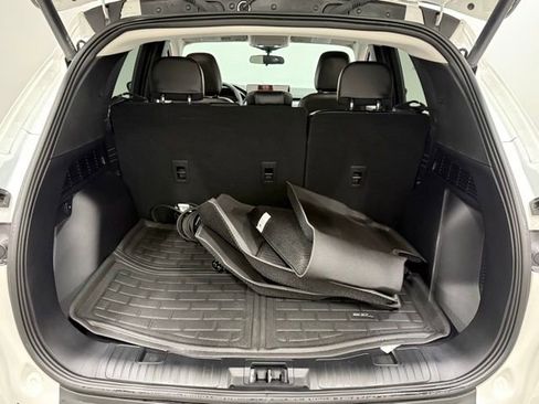 Used 2024 Ford Escape SE image 35