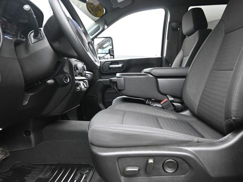 Used 2025 Chevrolet Silverado 2500 Custom w/ Custom Value Package image 13