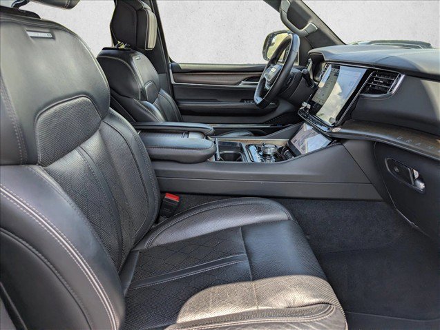 Used 2023 Jeep Grand Wagoneer L Series II AWD/4WD image 29