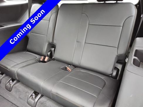 Used 2019 Chevrolet Traverse LT w/ LT Premium Package FWD image 2