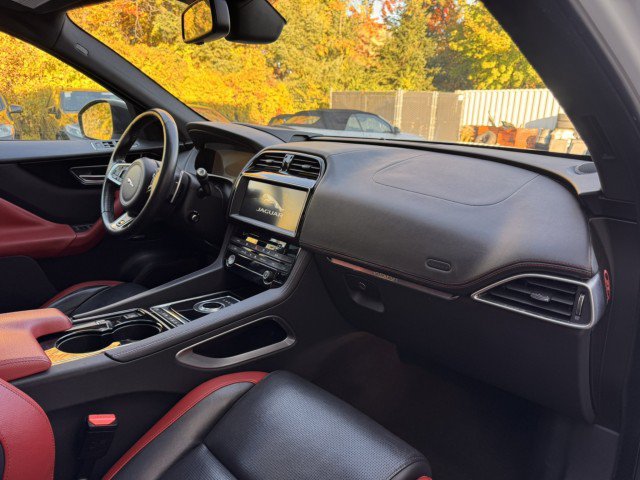 Used 2017 Jaguar F-PACE S AWD/4WD image 40