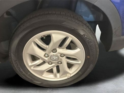 Used 2021 Hyundai Venue SE FWD image 24