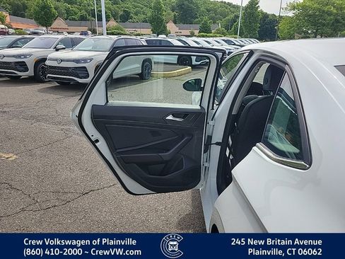 Certified 2023 Volkswagen Jetta SE w/ Panoramic Sunroof Package FWD image 49