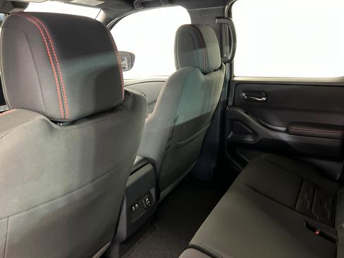 Used 2025 Nissan Frontier Pro-X w/ Pro Convenience Package image 19