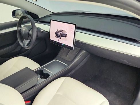 Used 2022 Tesla Model 3 image 29