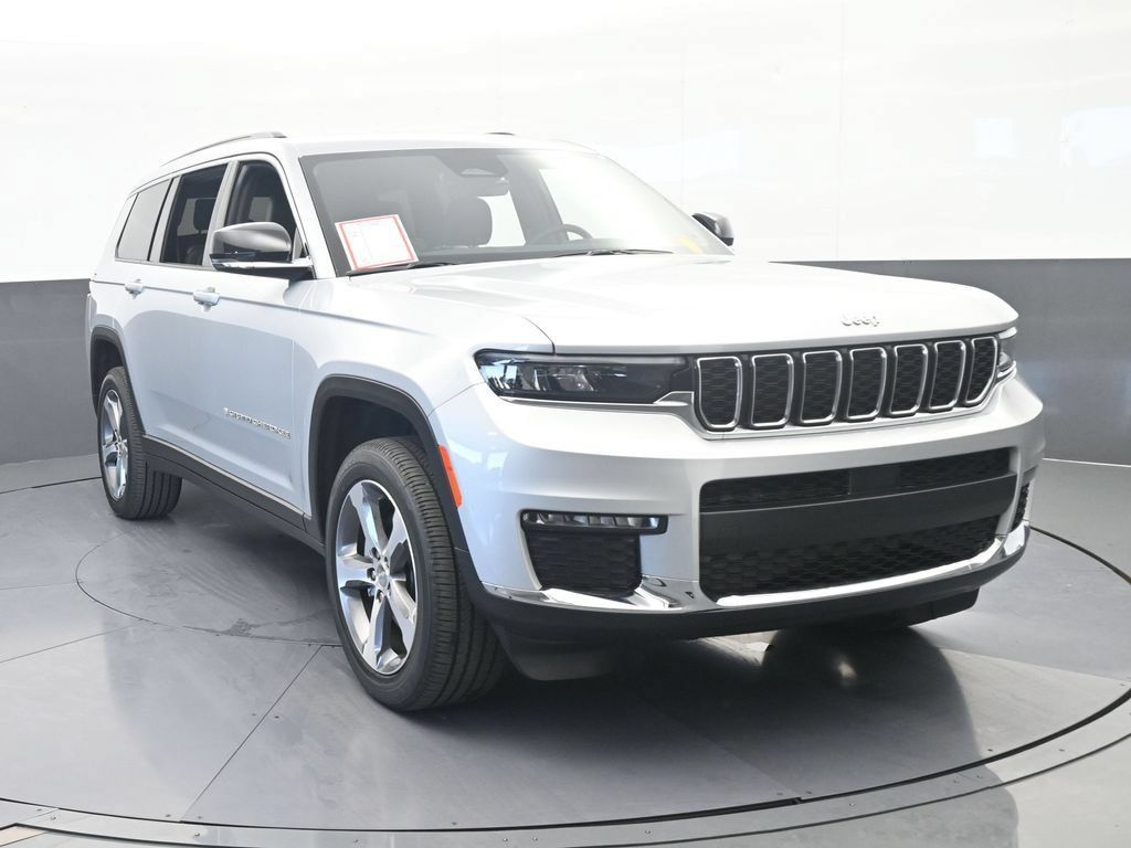 Used 2025 Jeep Grand Cherokee L Limited RWD image 9