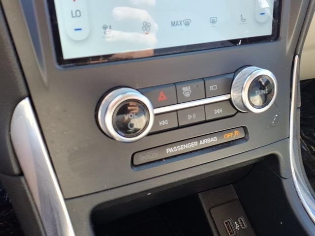 Used 2024 Ford Edge Titanium AWD/4WD image 14