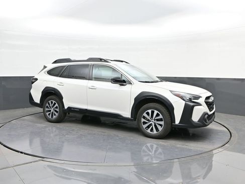 Used 2024 Subaru Outback Premium image 17