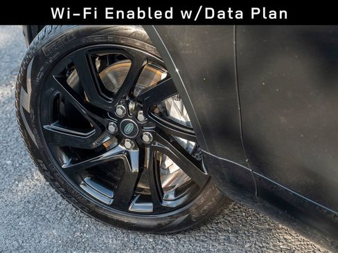 Certified 2024 Land Rover Discovery Dynamic SE image 9