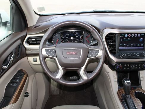 Used 2019 GMC Acadia Denali w/ Technology Package FWD image 11