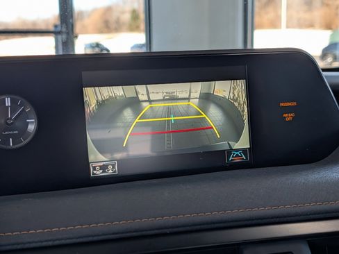 Used 2020 Lexus UX 250h w/ Premium Package image 25