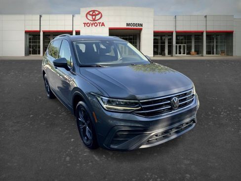 Used 2022 Volkswagen Tiguan SE FWD image 3
