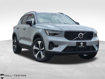 Used 2026 Volvo XC40 B5 Plus w/ Protection Package Premier