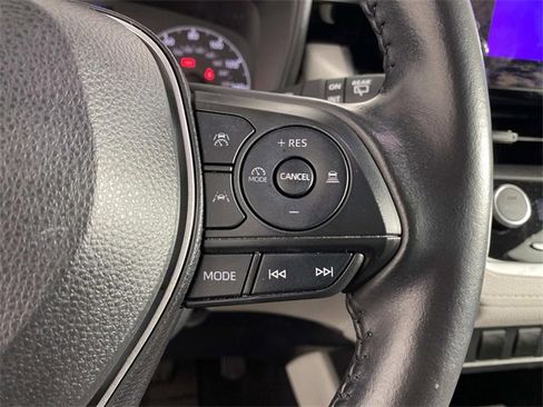 Used 2023 Toyota Corolla Cross LE w/ Moonroof Package image 16