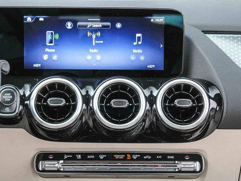 Certified 2026 Mercedes-Benz GLA 250 4MATIC image 15