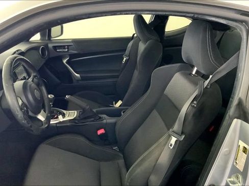 Used 2017 Toyota 86 RWD image 11