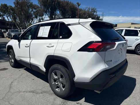 Used 2024 Toyota RAV4 XLE FWD image 4