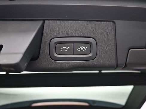 Used 2023 Volvo XC60 B5 Ultimate w/ Protection Package Premier image 30