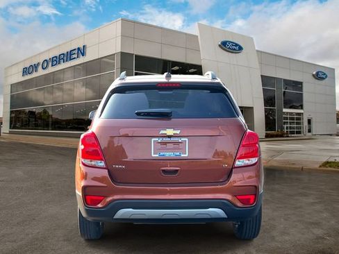 Used 2019 Chevrolet Trax LT FWD image 4