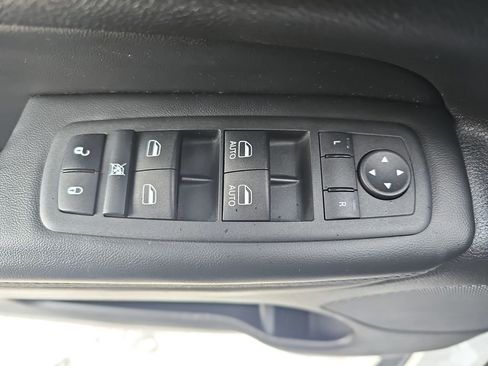 Used 2022 Jeep Grand Cherokee Laredo E image 24