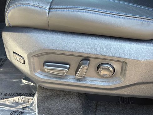 Used 2026 Toyota Tundra Platinum AWD/4WD image 24