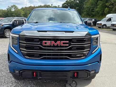 Used 2023 GMC Sierra 1500 AT4 w/ AT4 Premium Package AWD/4WD image 8