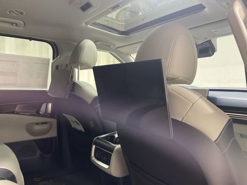 New 2026 Kia Carnival SX Prestige image 12