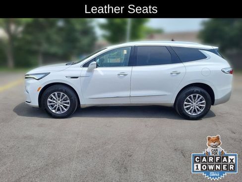 Used 2023 Buick Enclave Essence AWD/4WD image 2