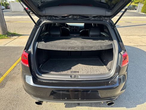 Used 2017 Volkswagen GTI SE image 26