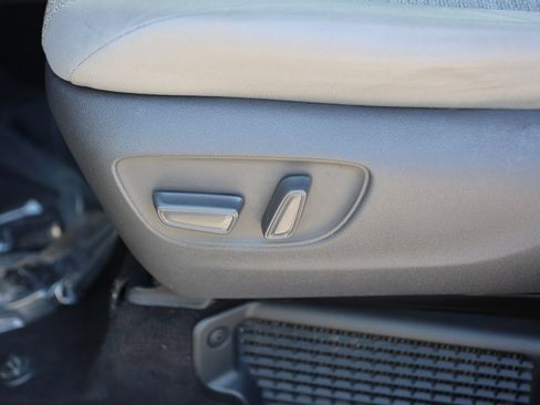Used 2021 Toyota Sienna LE AWD/4WD image 18