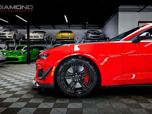 Used 2021 Chevrolet Camaro ZL1 RWD image 11