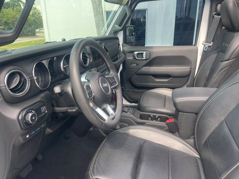 Used 2023 Jeep Wrangler Unlimited Sahara AWD/4WD image 21