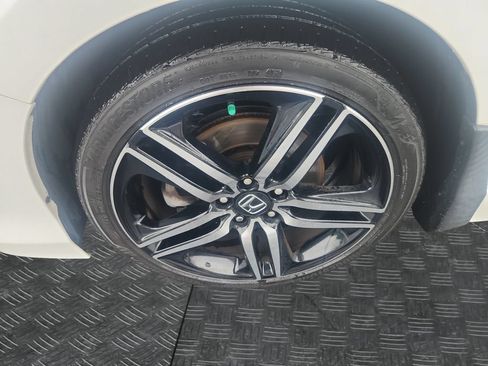 Used 2017 Honda Accord Touring image 14
